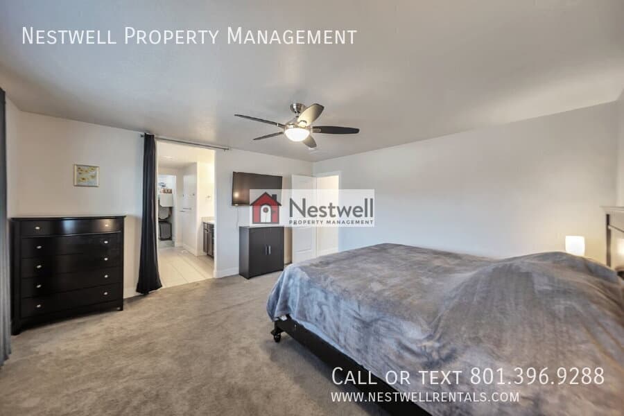 Herriman House: 12077 S Window Arch Ln