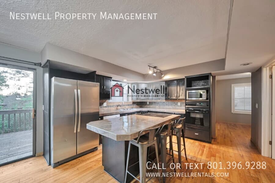 Sandy House: 3252 E Bell Canyon Rd