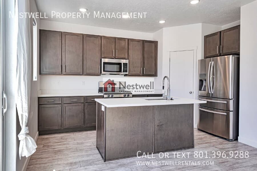Vineyard House: 506 N 290 E