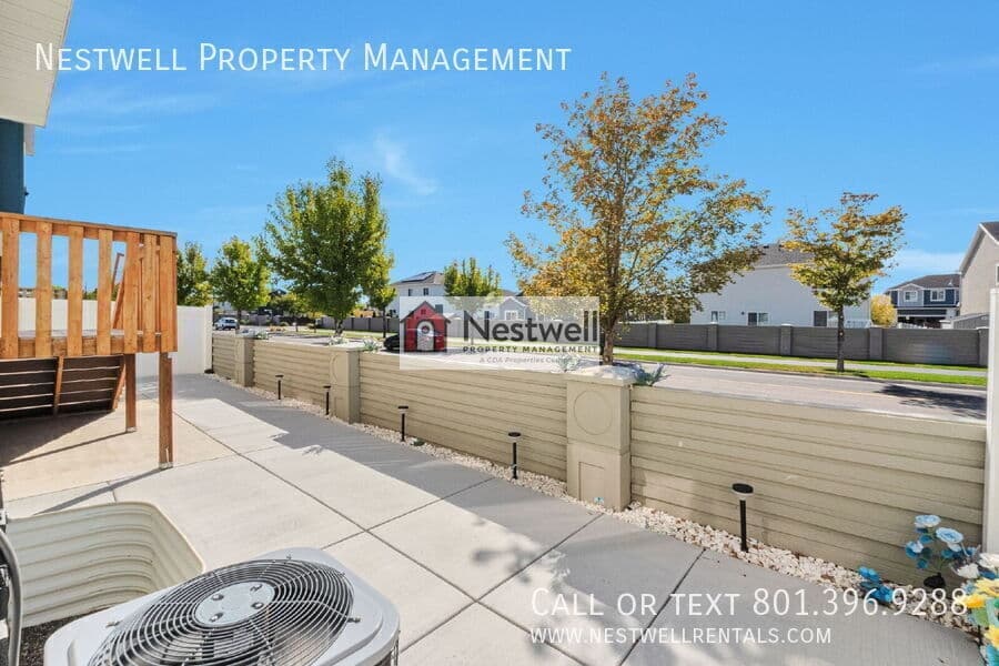 Vineyard House: 367 N 410 E