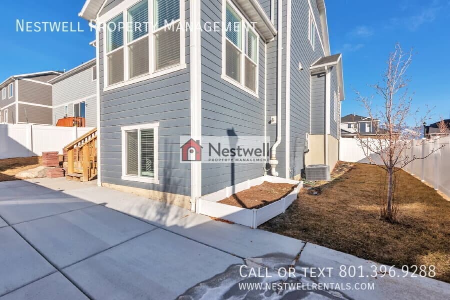 South Jordan House: 11492 S Alta Loma Ln
