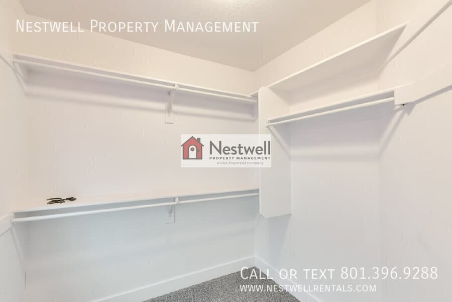 Riverton Townhome: 1811 W Torlundy Dr