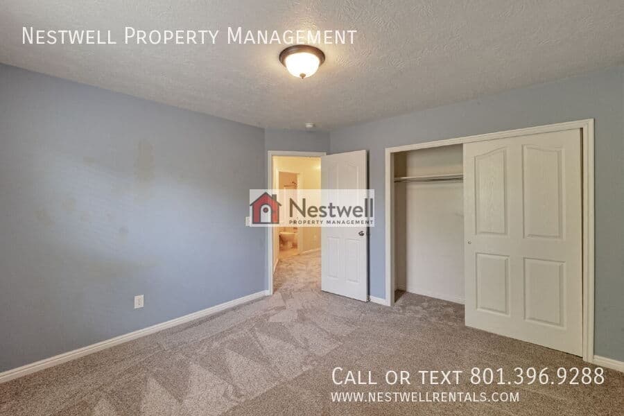 South Jordan House: 11623 S Grandville Ave