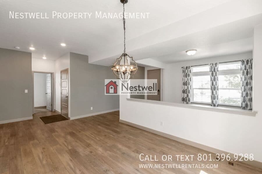 Saratoga Springs House: 231 S Buckhorn Bath Ave