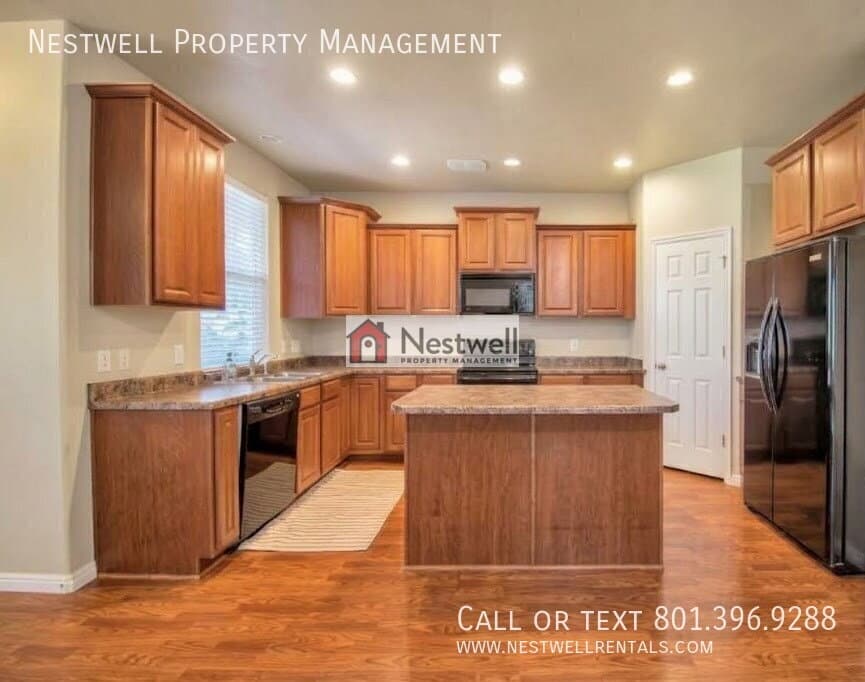 South Jordan House: 11607 S Grandville Ave