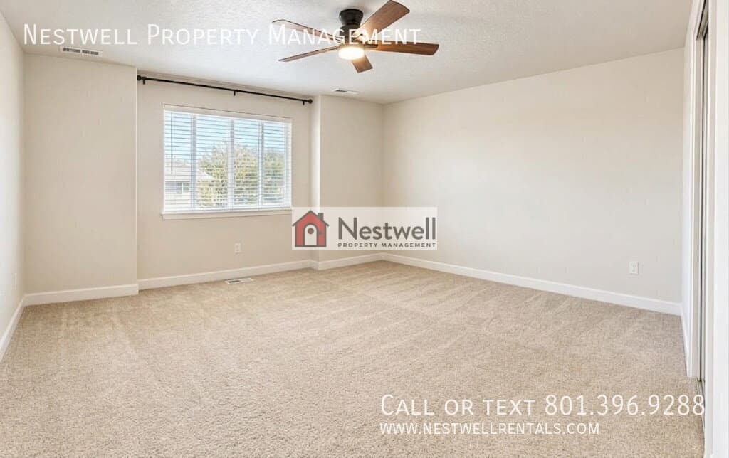South Jordan Townhome: 11496 S Hollybrook Loop