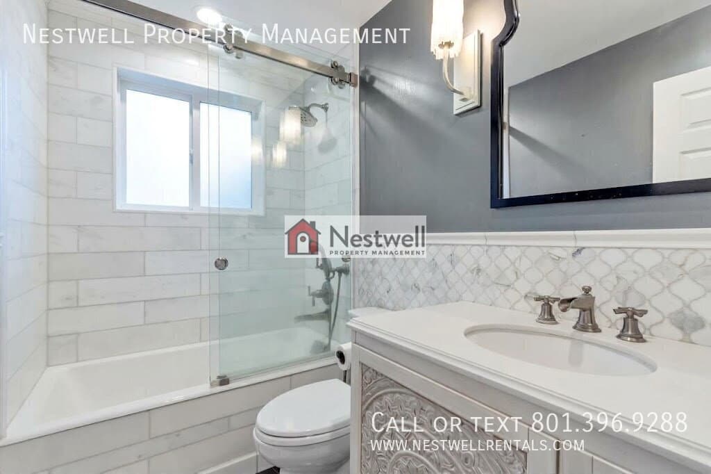 Midvale House: 7688 S 1130 E