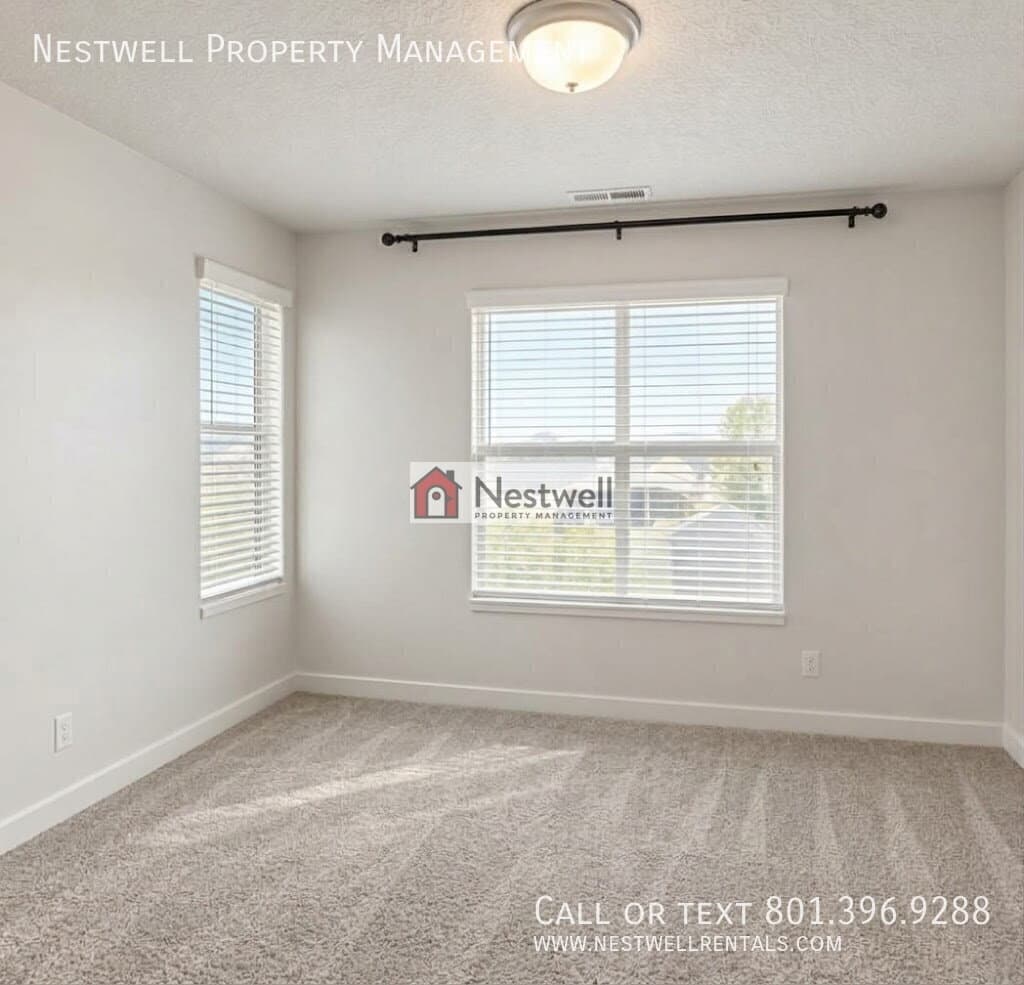 South Jordan Townhome: 11496 S Hollybrook Loop