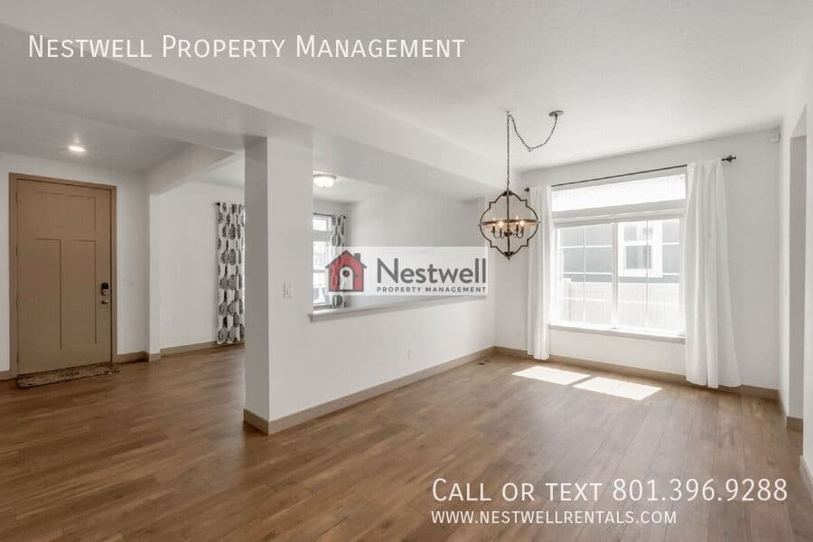 Saratoga Springs House: 231 S Buckhorn Bath Ave
