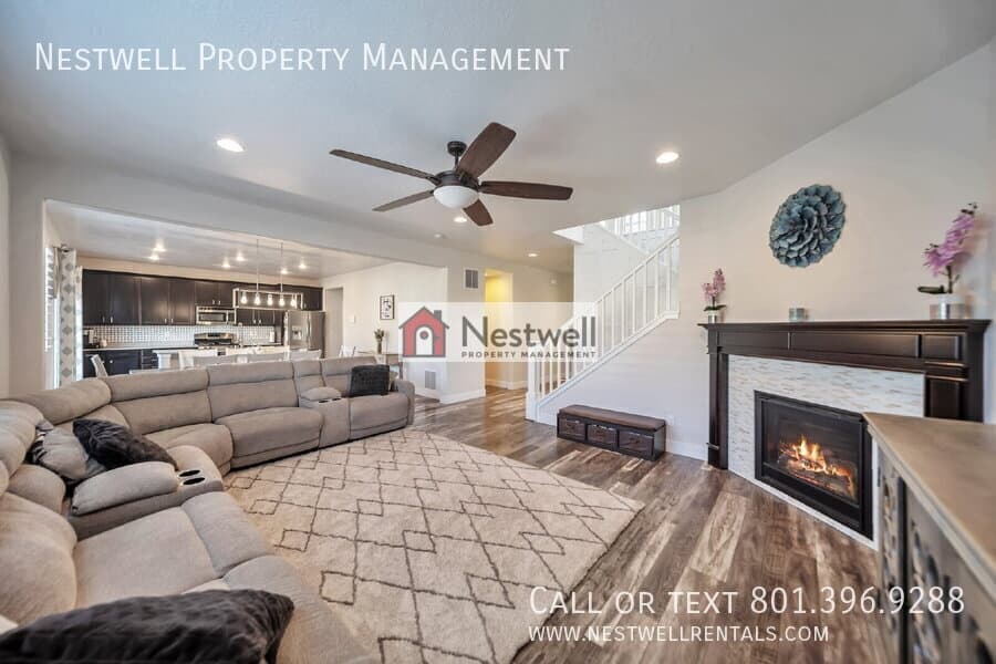 Herriman House: 12077 S Window Arch Ln