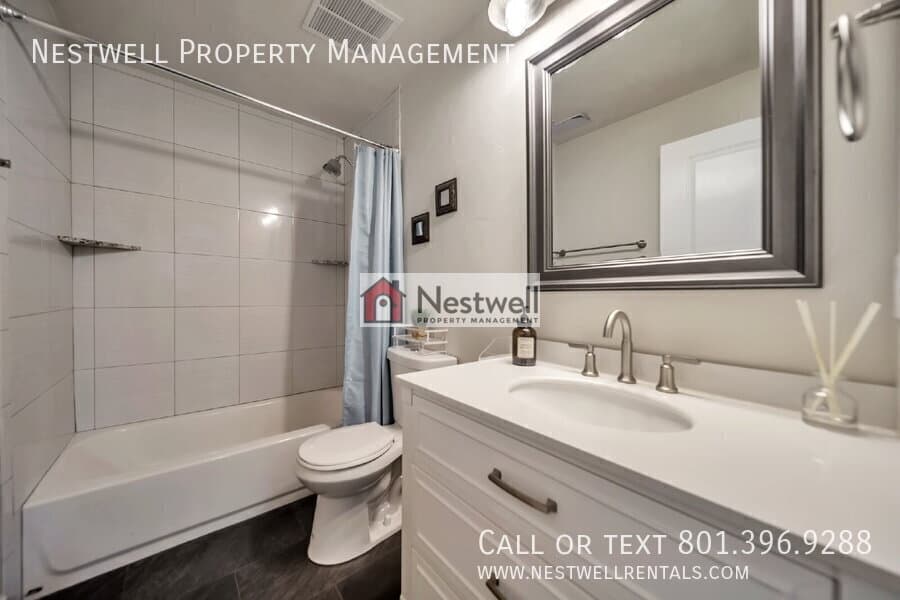 Herriman House: 12077 S Window Arch Ln