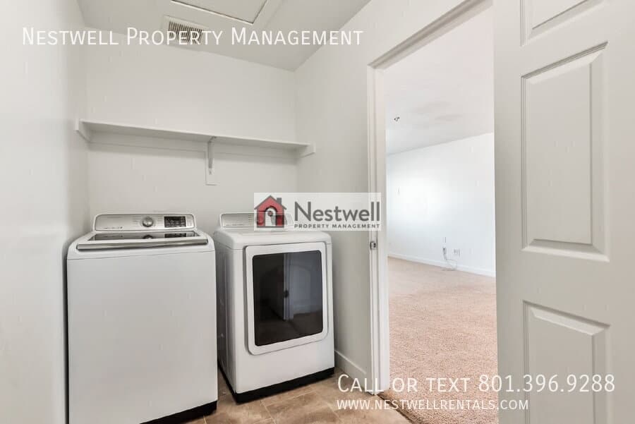 South Jordan House: 11492 S Alta Loma Ln