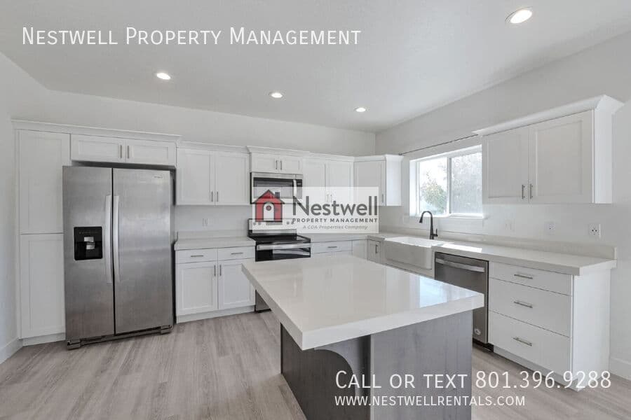 Vineyard House: 367 N 410 E