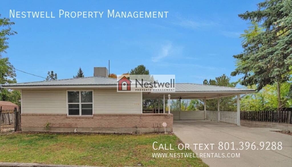 Sandy House: 660 E 9950 S