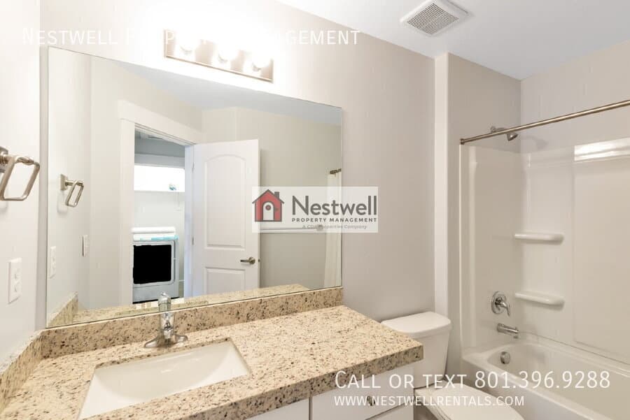Riverton Townhome: 1811 W Torlundy Dr