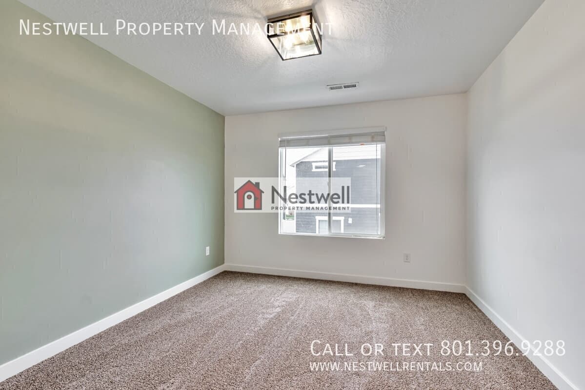 Saratoga Springs Townhome: 427 S Fox Chase Ln