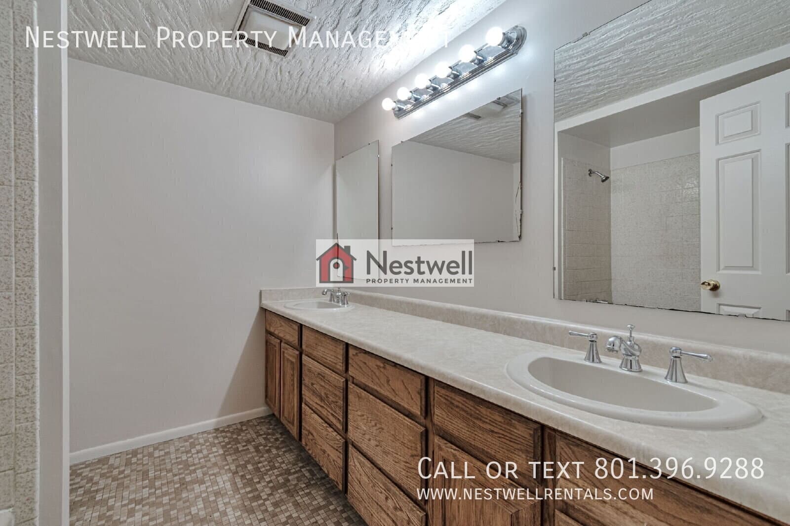 Sandy House: 660 E 9950 S