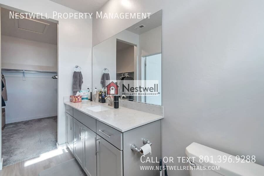 Riverton Townhome: 15538 S Democracy Dr