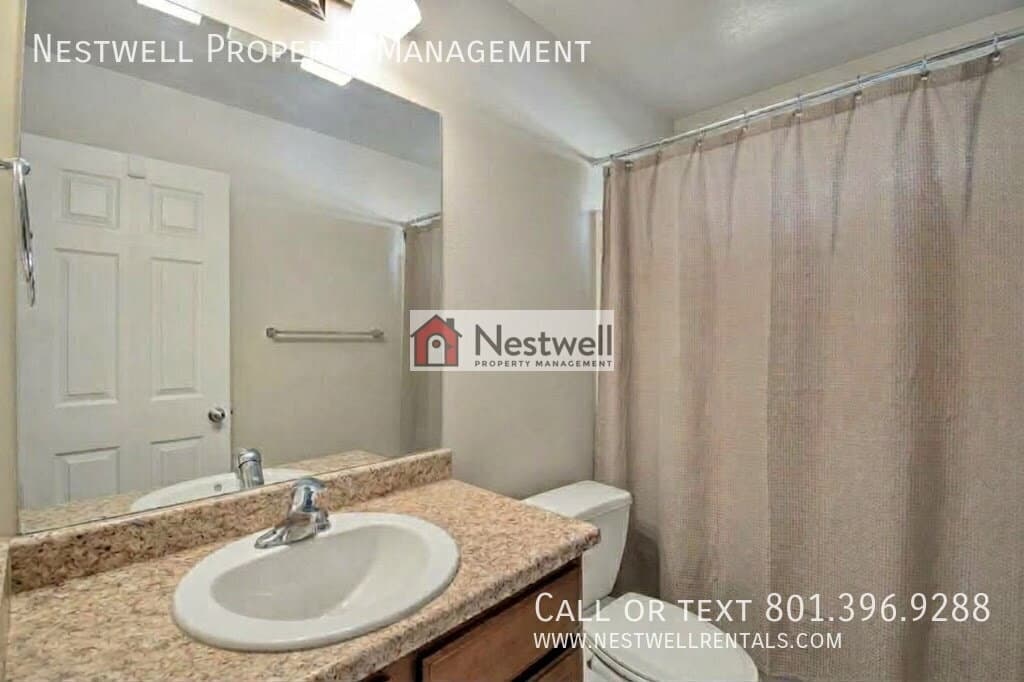 South Jordan House: 11607 S Grandville Ave
