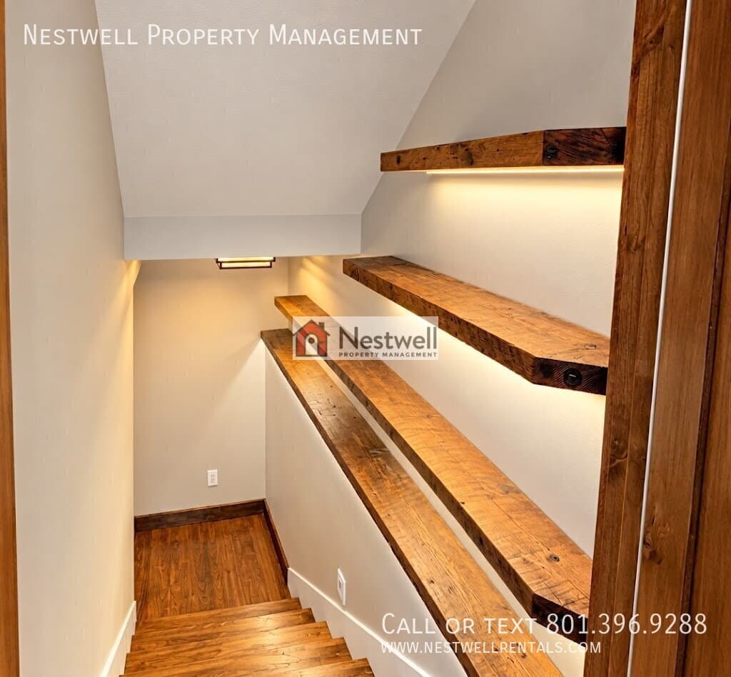 Draper Townhome: 2023 E Stoneleigh Dr