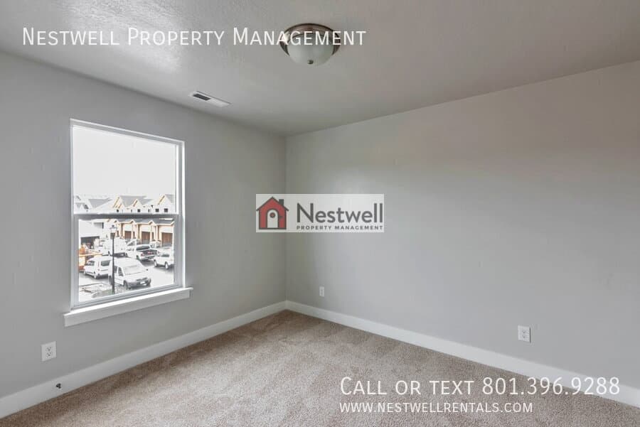 Lehi Townhome: 3894 W 1650 N