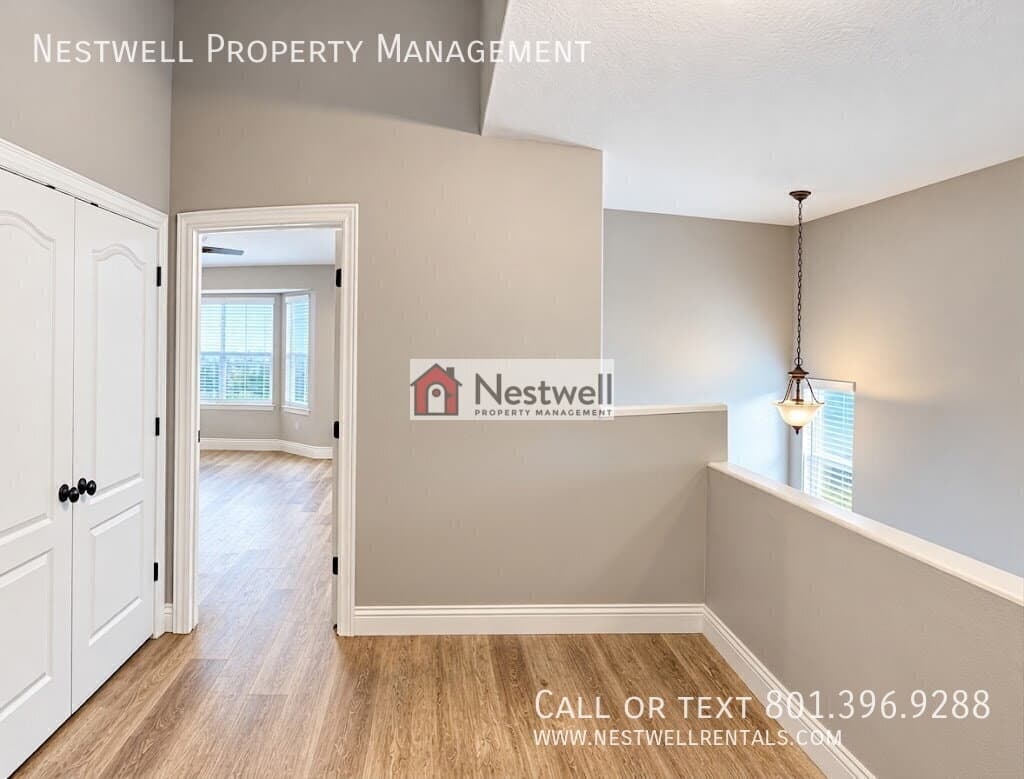 Draper Townhome: 2023 E Stoneleigh Dr