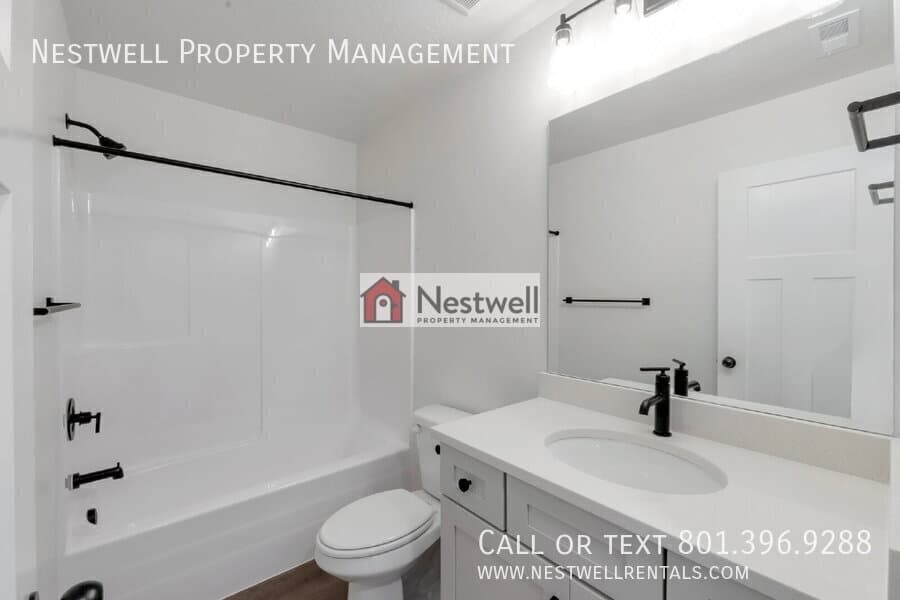 Saratoga Springs Townhome: 883 N Portman Way