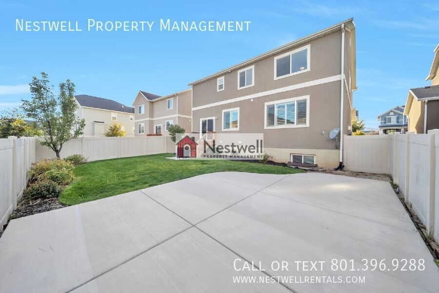 Herriman House: 12077 S Window Arch Ln