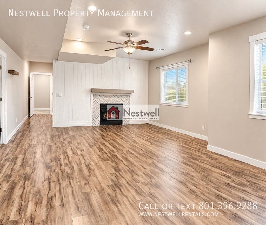 South Jordan House: 4966 W Kitsap Way