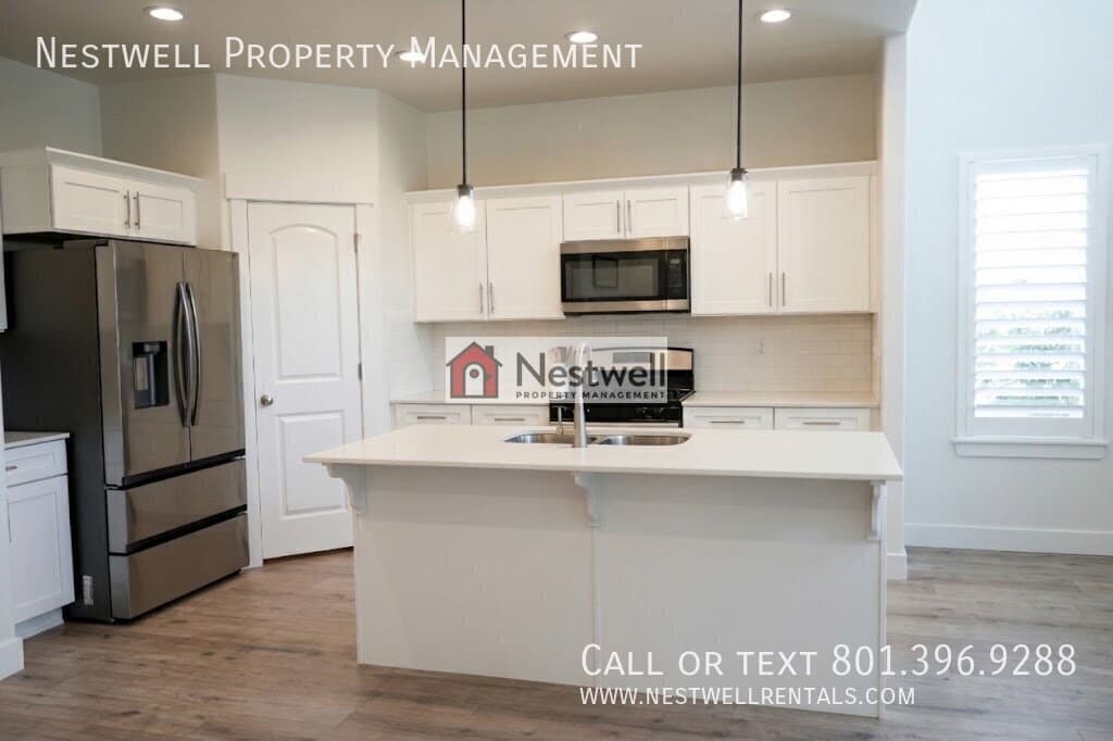 Herriman Townhome: 4604 W Wilson Peak Ln