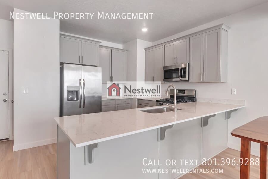 Riverton Townhome: 15538 S Democracy Dr
