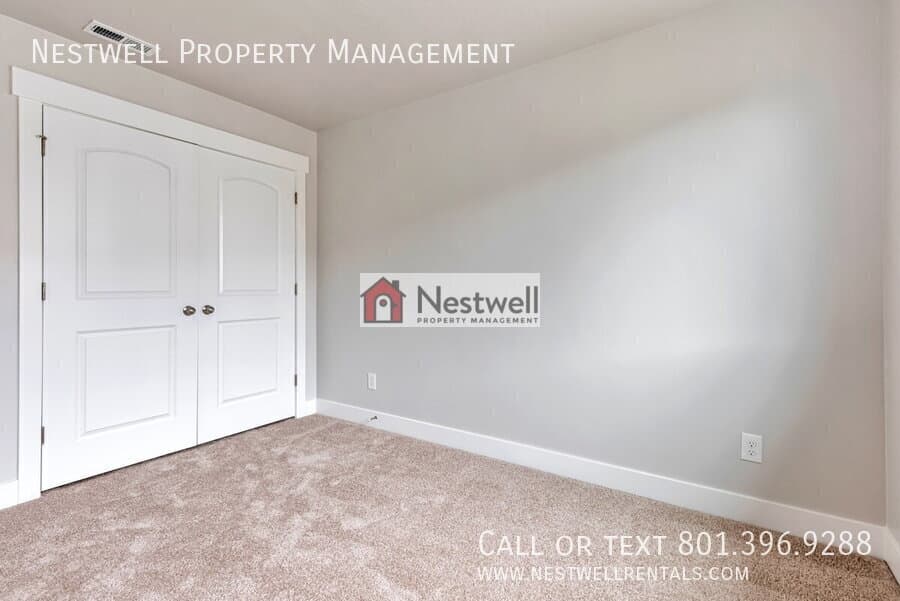 Lehi Townhome: 3894 W 1650 N