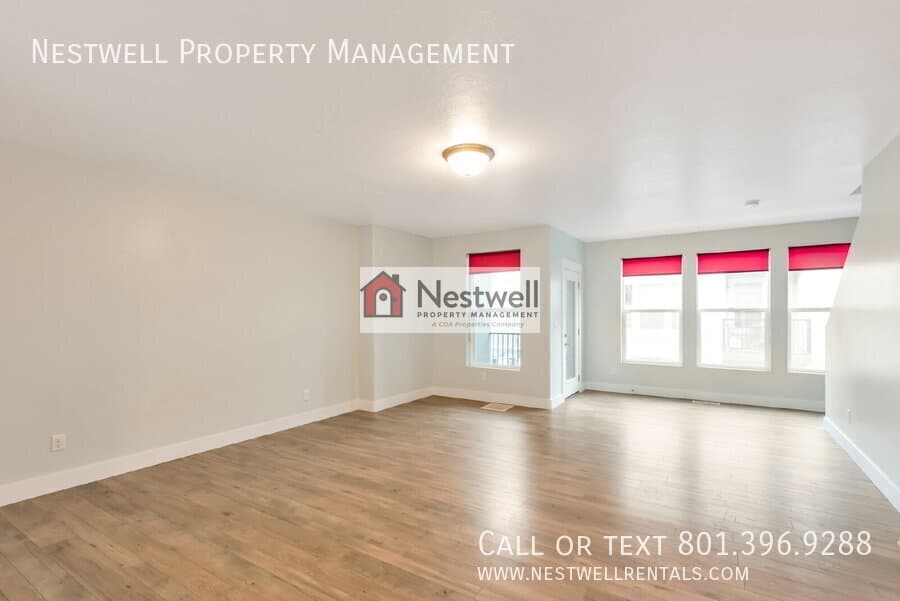 Riverton Townhome: 1811 W Torlundy Dr