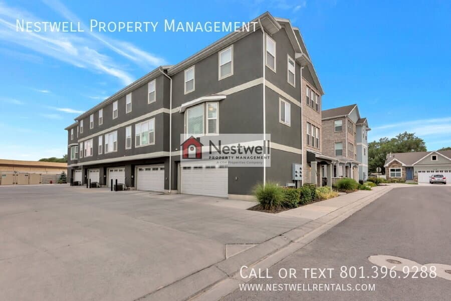 Riverton Townhome: 1811 W Torlundy Dr