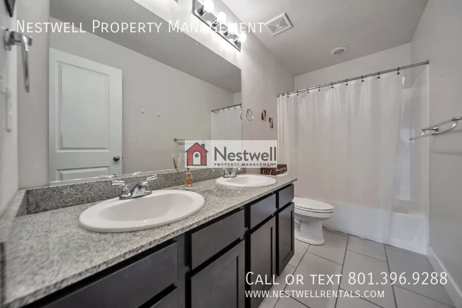 Herriman House: 12077 S Window Arch Ln