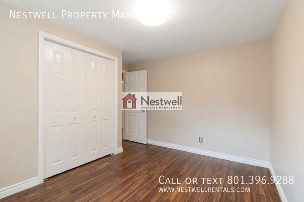 Midvale House: 7688 S 1130 E