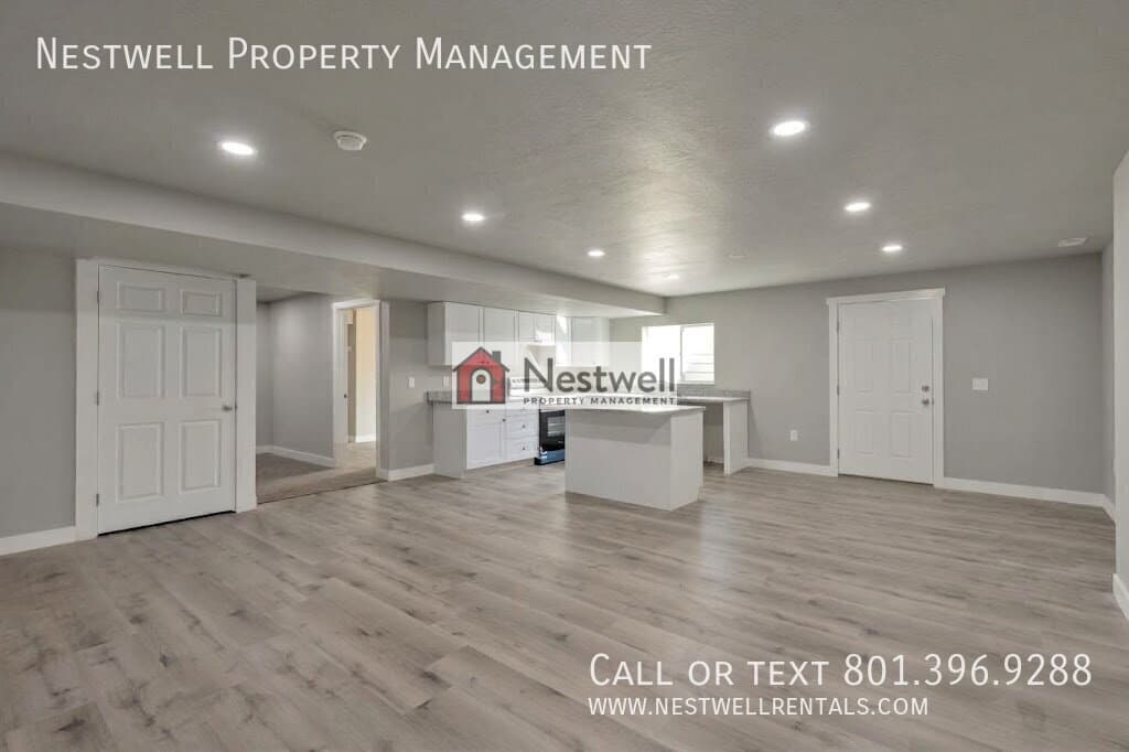 Magna Apartment: 7779 W Conger Rd