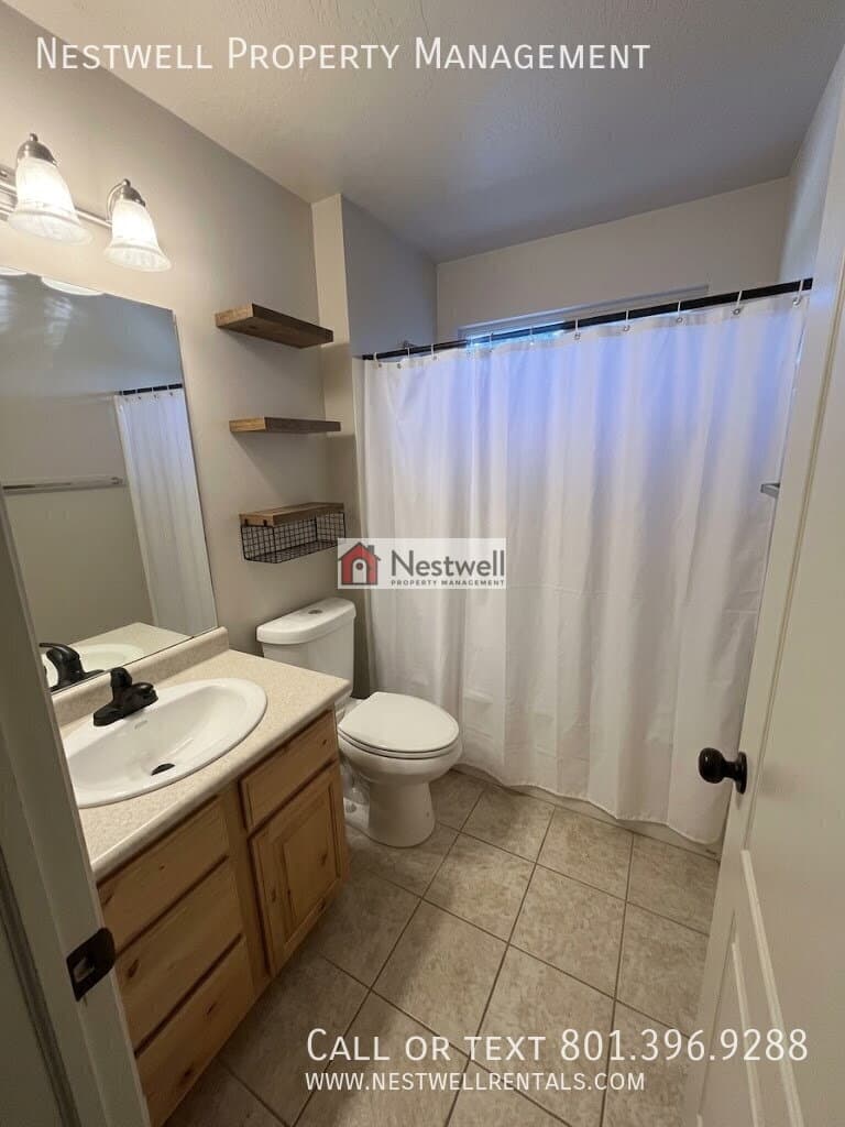 South Jordan House: 11646 S Keystone Dr