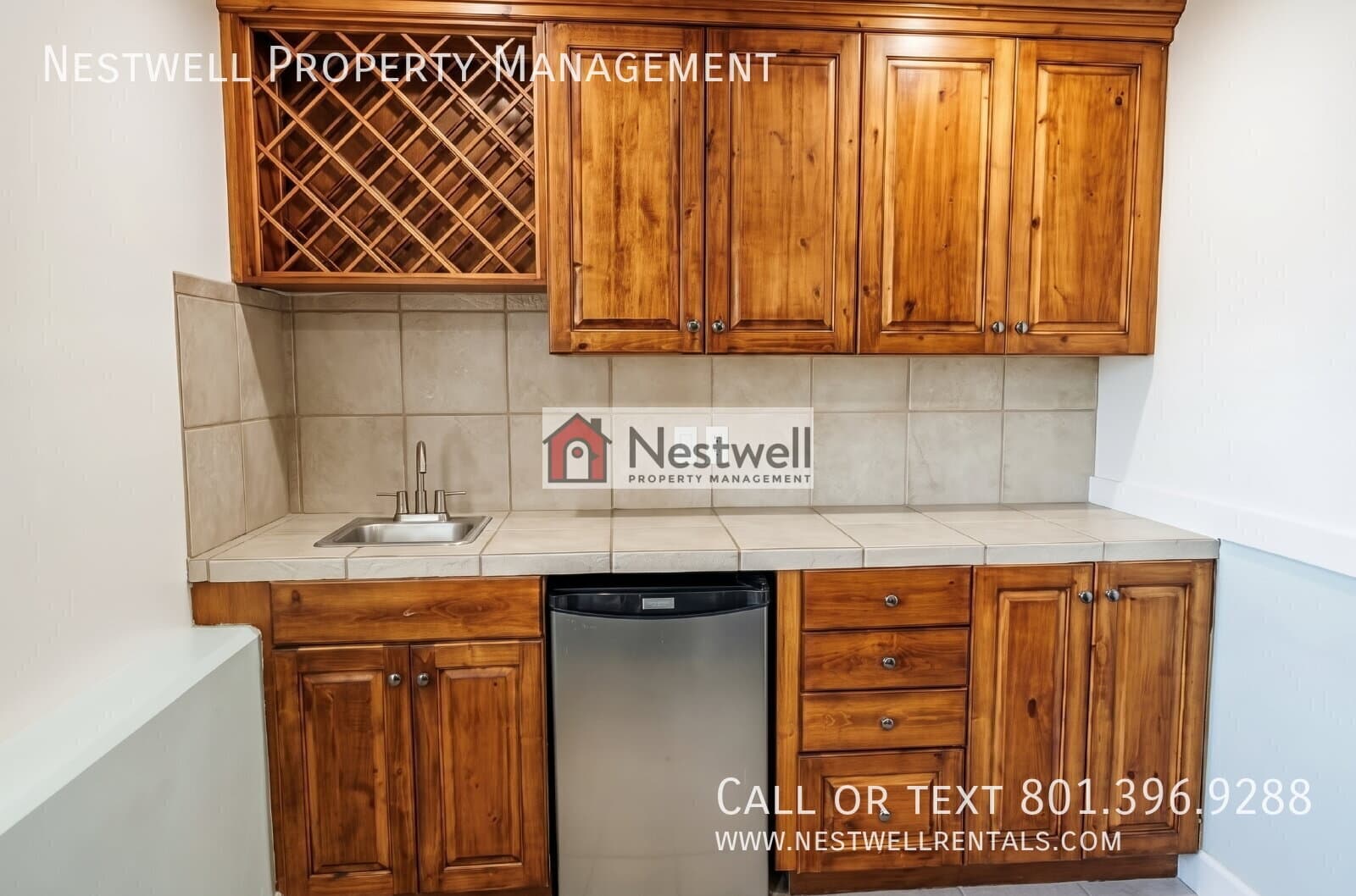 South Jordan House: 9995 S Caddie Cir