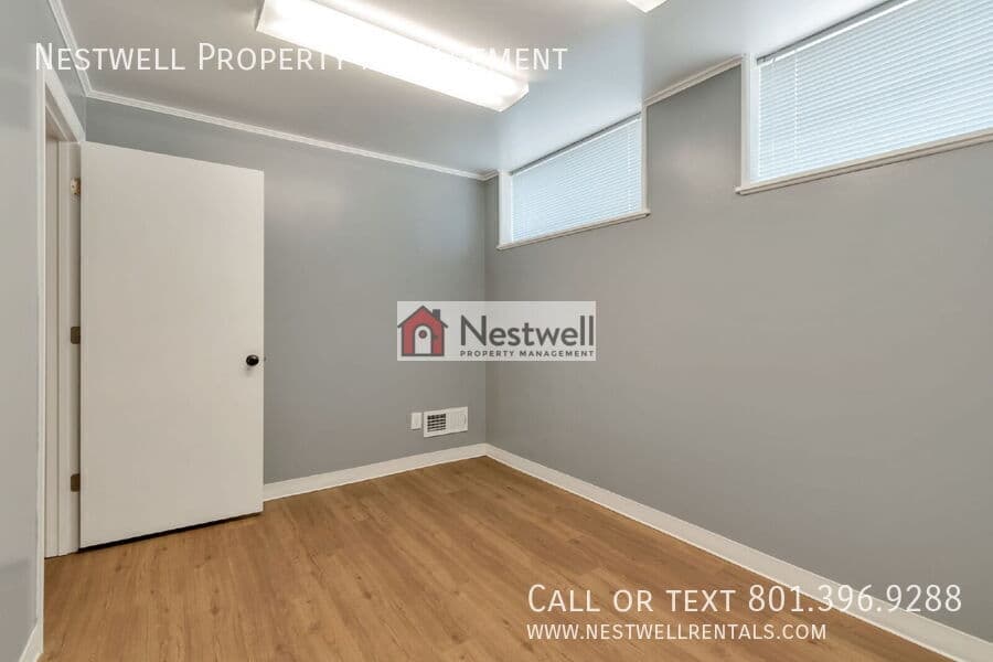 Salt Lake City Sublease or Student Contract: 2002 Smart Locker