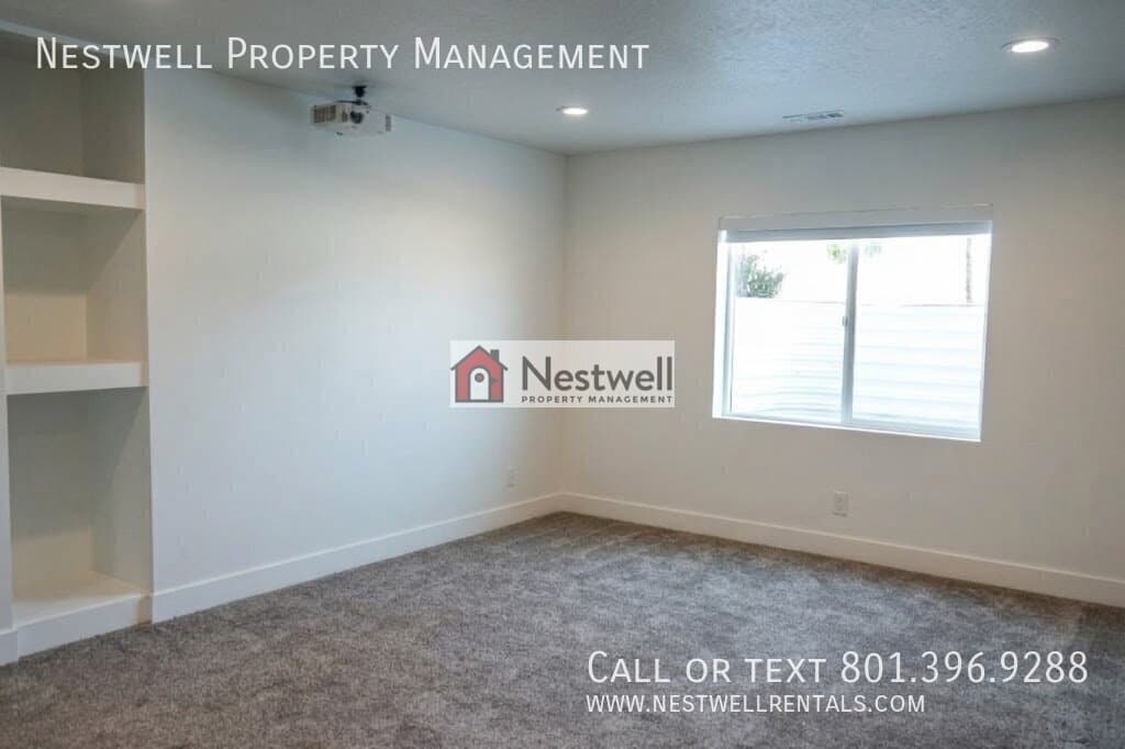 Herriman Townhome: 4604 W Wilson Peak Ln