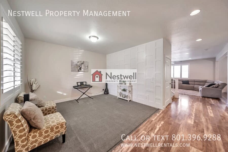 Herriman House: 12077 S Window Arch Ln