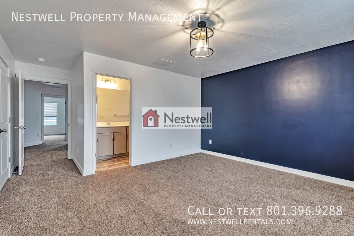 Saratoga Springs Townhome: 427 S Fox Chase Ln