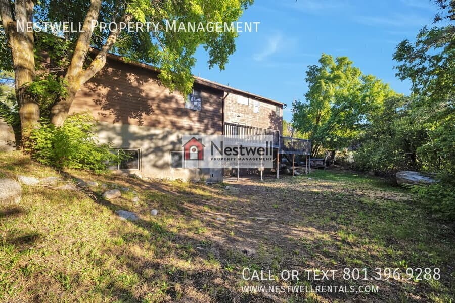 Sandy House: 3252 E Bell Canyon Rd