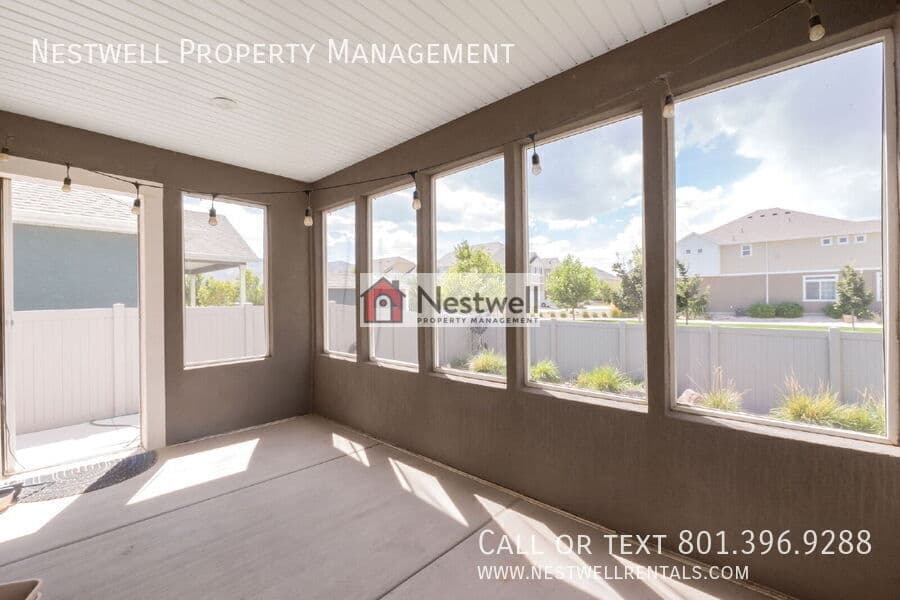 Saratoga Springs House: 231 S Buckhorn Bath Ave