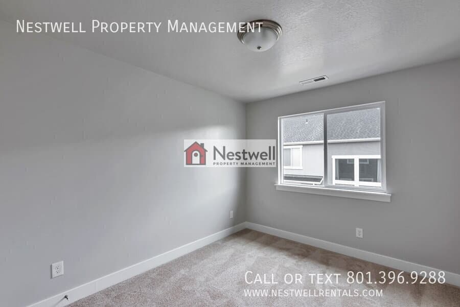 Lehi Townhome: 3894 W 1650 N