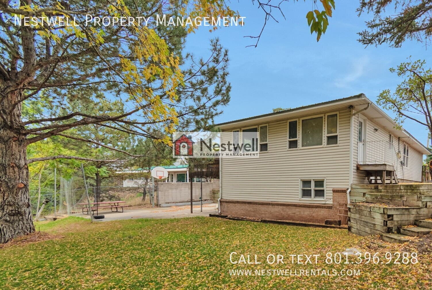 Sandy House: 660 E 9950 S