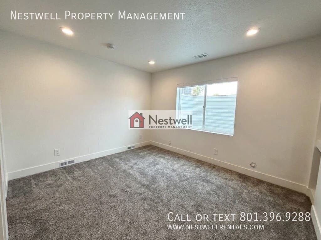 Herriman Townhome: 4604 W Wilson Peak Ln