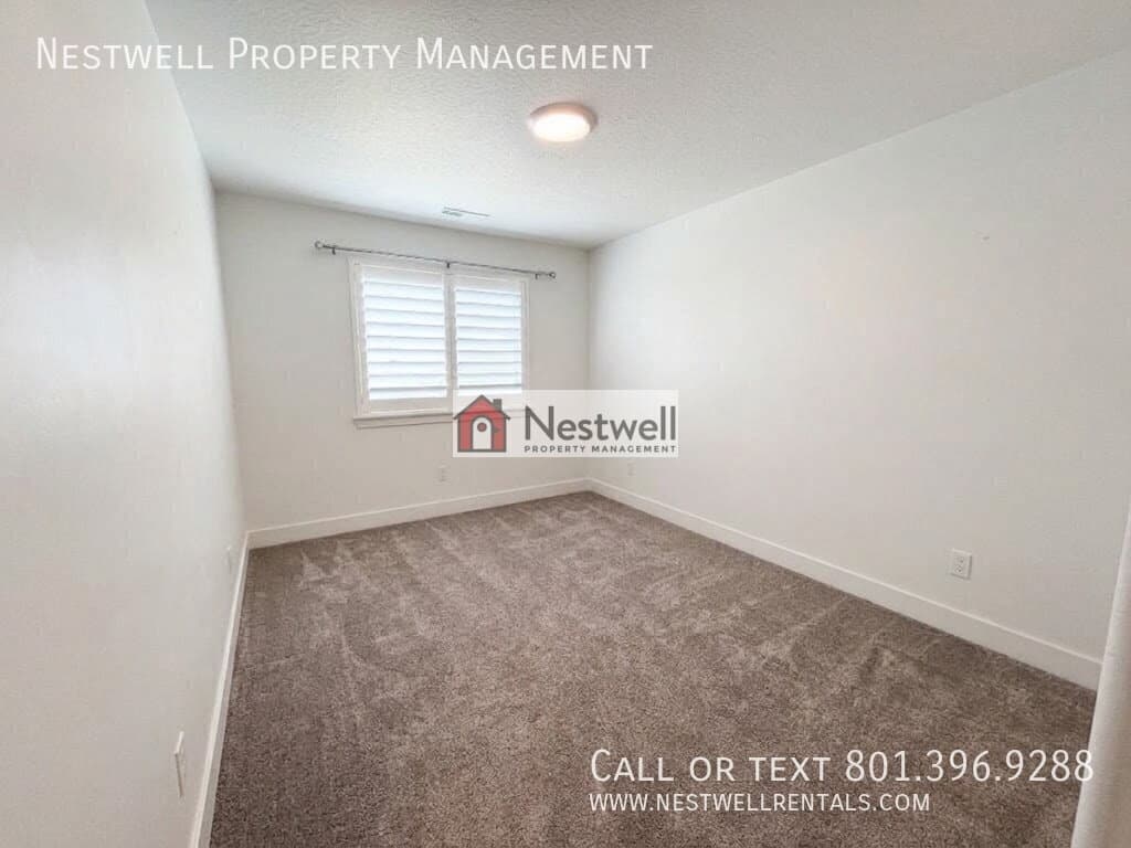 Herriman Townhome: 4604 W Wilson Peak Ln