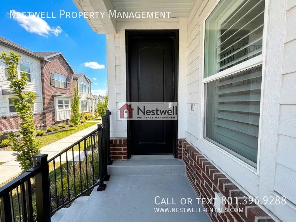Herriman Townhome: 4604 W Wilson Peak Ln